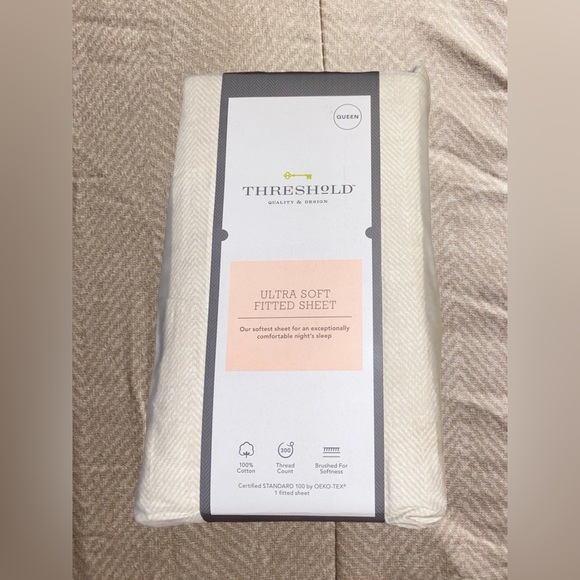 Threshold Bedding 30 Thread Count Ultra Soft Fitted Sheet Threshold